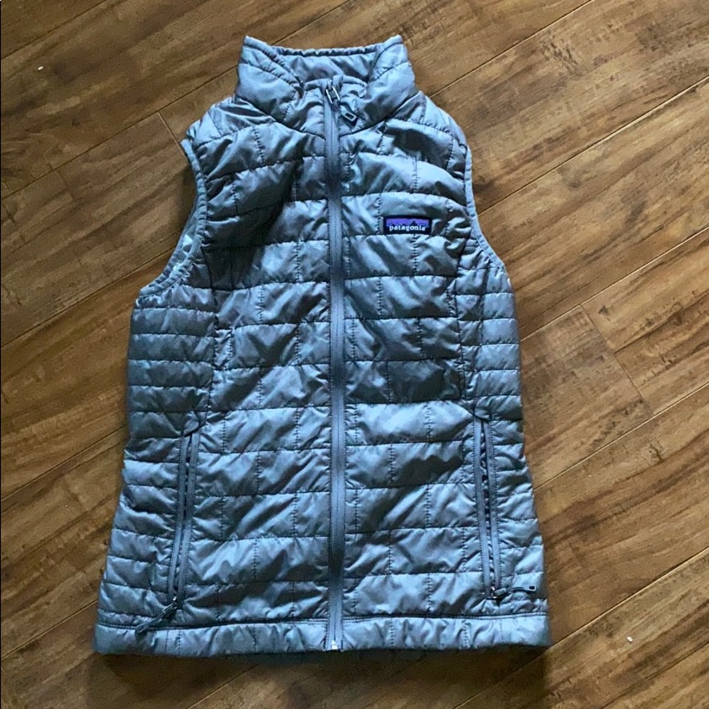 Women’s Patagonia Nano Puff Vest (Grey)
